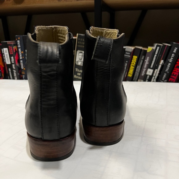EUC Nisolo Eva Everyday Chelsea Boot | Size 8